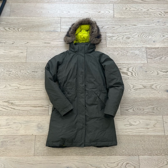 The North Face Parka - Picture 1 of 4